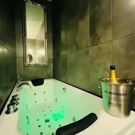 Orphelin Avec Balneo Proche Centre Lejlighed *