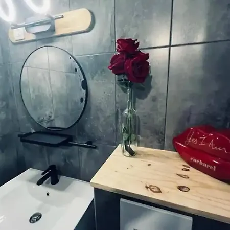 Orphelin Avec Balneo Proche Centre Reims